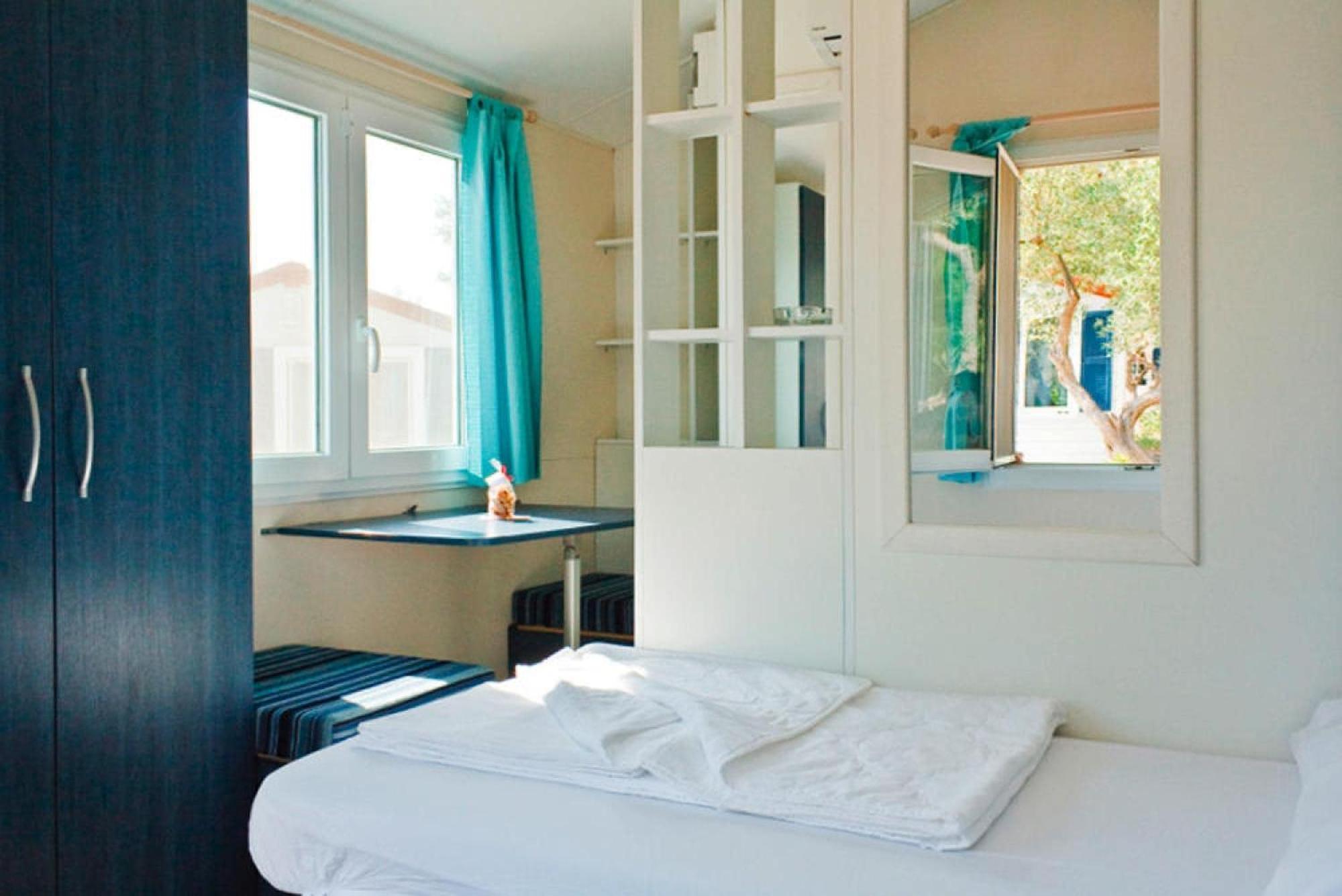 Mobile Homes In Camp Kovacine, Cres, With Long Pebble Beach Экстерьер фото