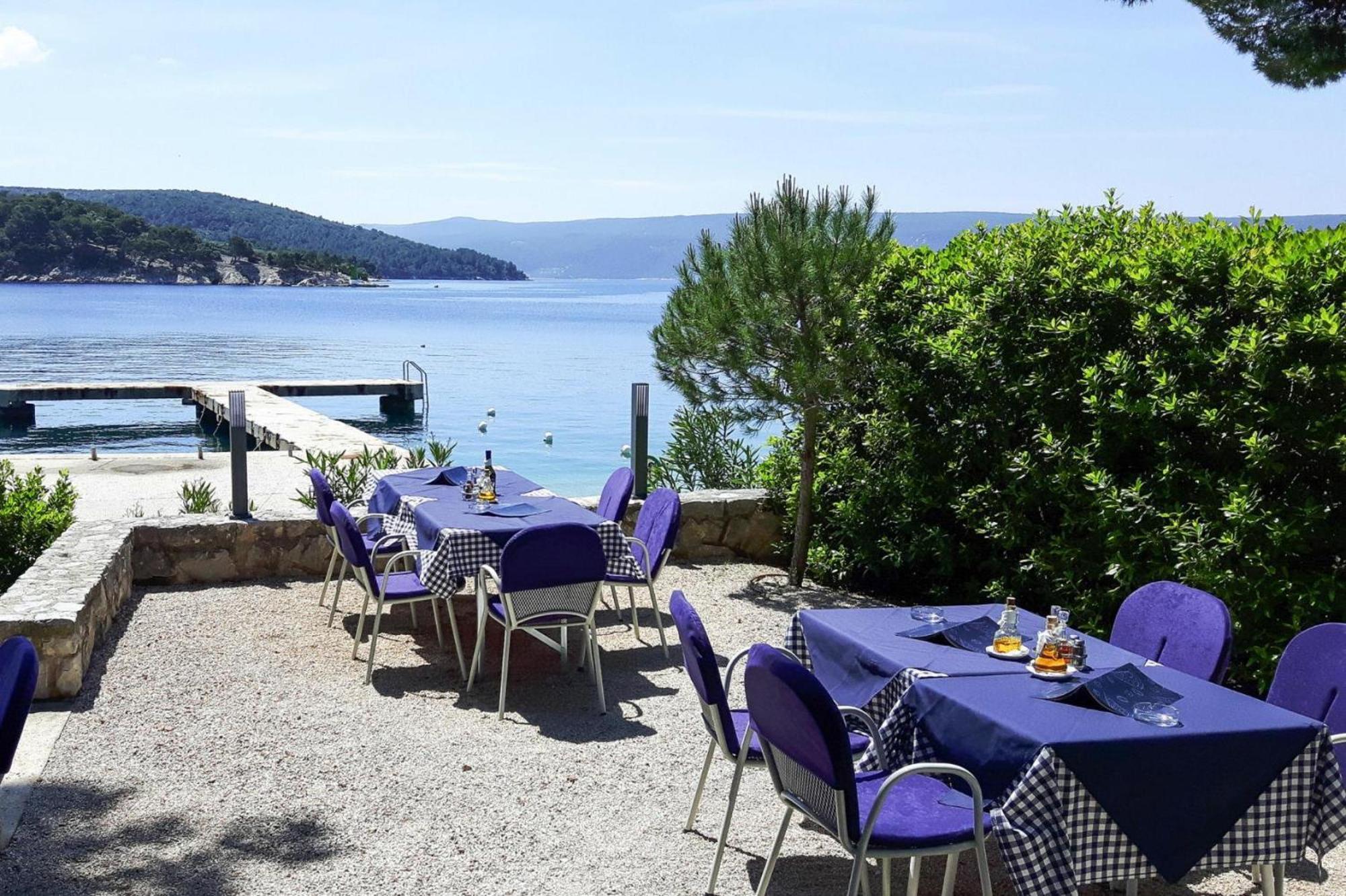 Mobile Homes In Camp Kovacine, Cres, With Long Pebble Beach Экстерьер фото